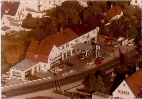 1968 Autohaus Hoppe mit ARAL Tankstelle